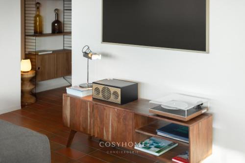Lens Apartment | Le Balcon des Alpes l Modernist Home l CosyHome