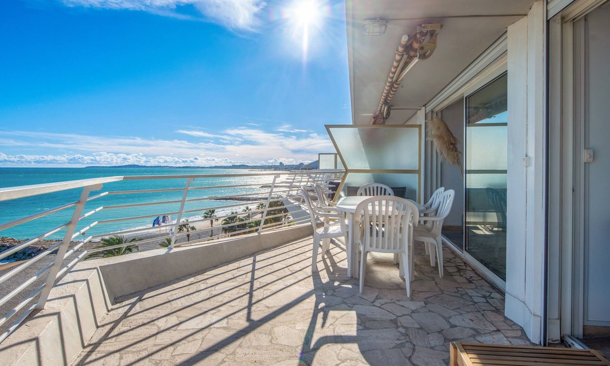 Cros-de-Cagnes Apartment | Le Balcon sur la Baie - Welkeys