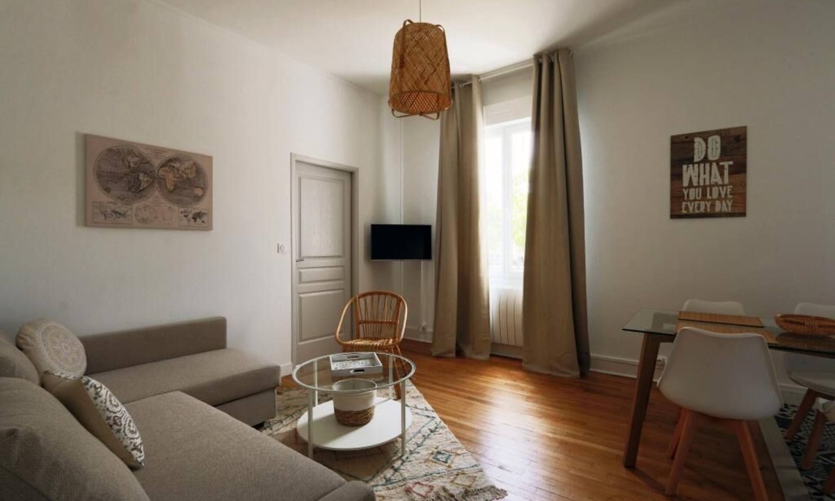 La Fuye-Velpeau Apartment | Le Balzacien - apartment near train station