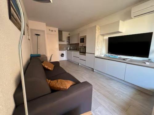 Port Rive Gauche Apartment | Le barberousse