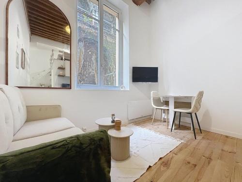 Griffon - Royale Apartment | Le BEAU LOUIS