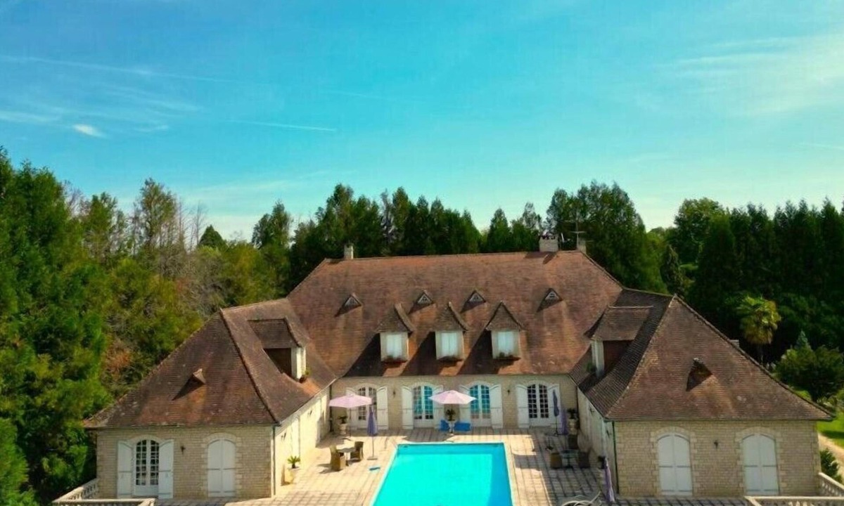 Thiviers House | Le Belvedere