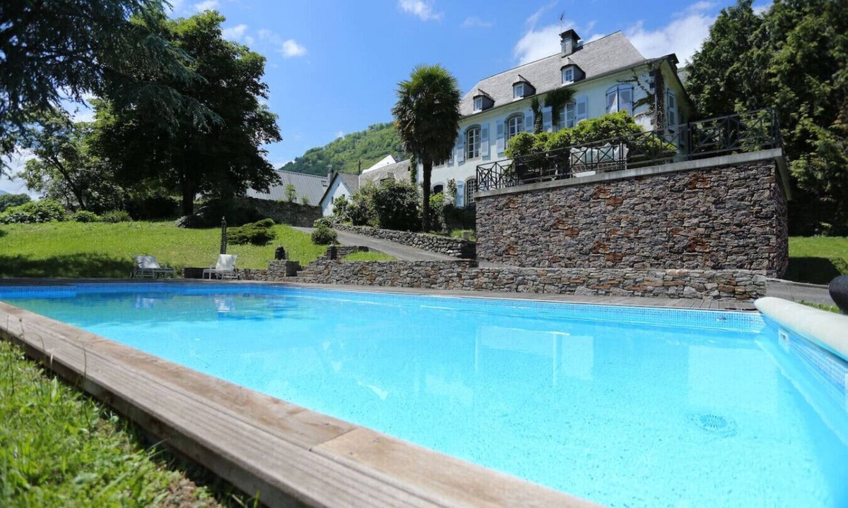 Salles House | Le Belvedere: Mountain Magic & Timeless Charm