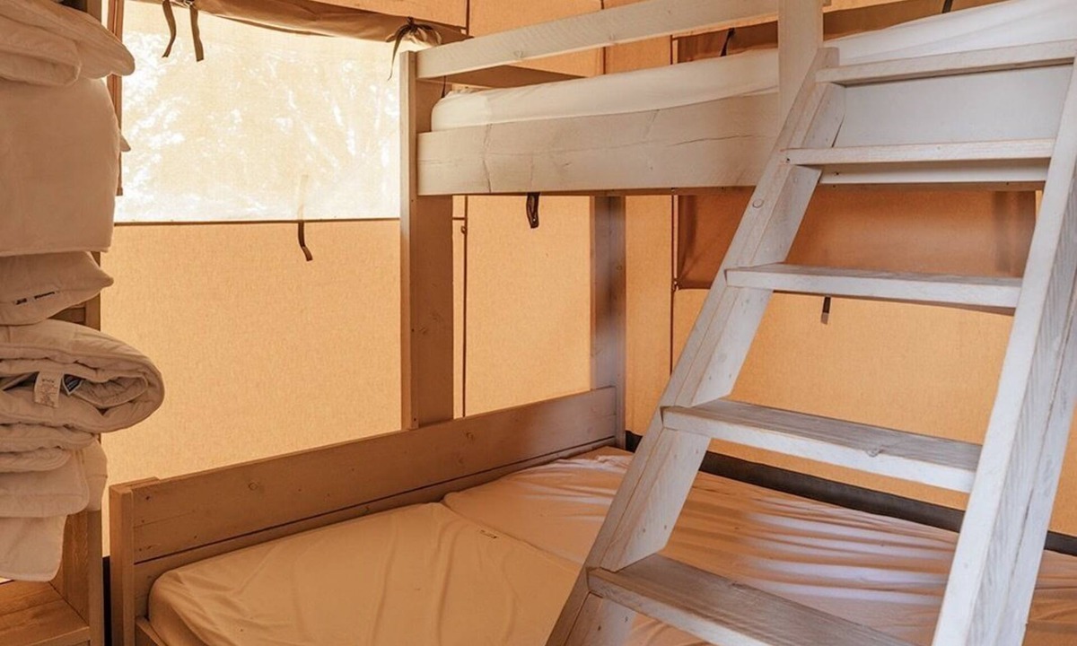 Saint-Leonard-des-Bois Cabin | Le Bivouac