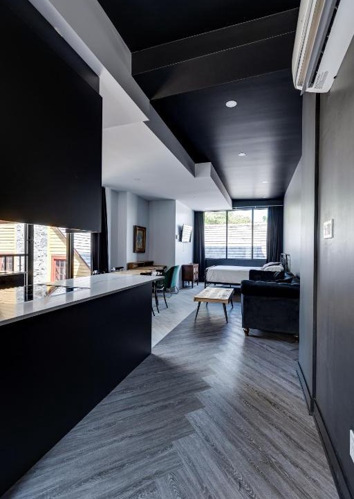 Terrebonne Apartment | Le Black & White - Vieux-Terrebonne