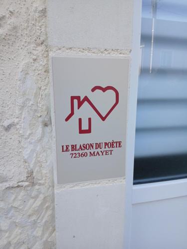 Mayet House | Le Blason du Poête