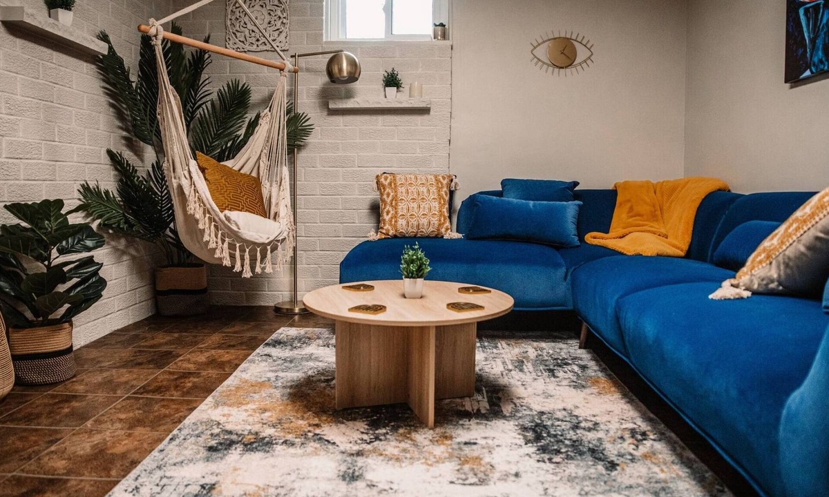 Timmins Apartment | Le Bleu Marin - Monthly Stays Welcome!