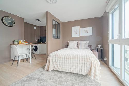 Bobigny Apartment | Le Bobibrown - Proche Métro 5 et tram, parking, résidence neuve