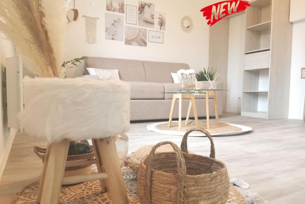 Lourdes Apartment | LE BOHEMIEN *STUDIO 30m²*WIFI*PARKING PRIVE*CALME