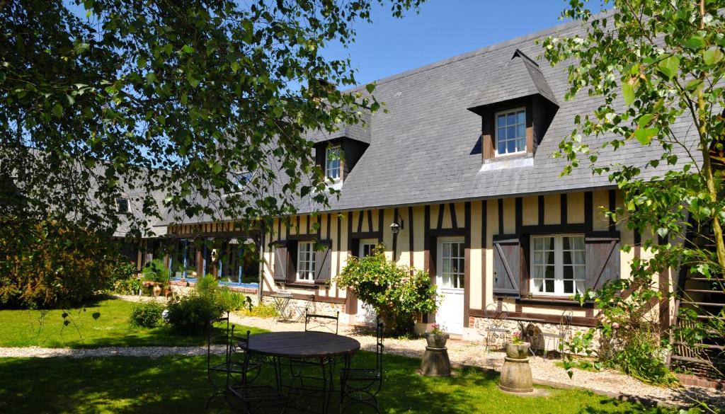 Conteville House | Le Bois des Pierres