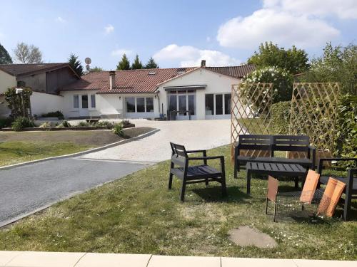 Saint-Aulaye-Puymangou Bed & Breakfast | Le Bois Du Mas