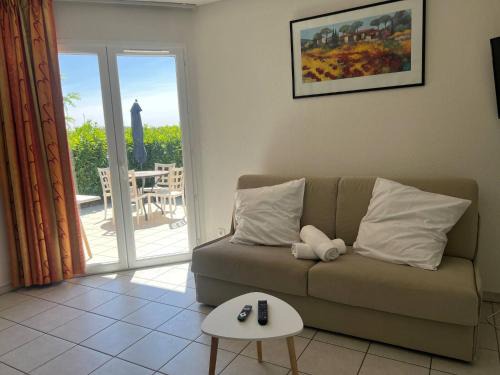 Chateauneuf-sur-Isere House | Le Bord du Lac