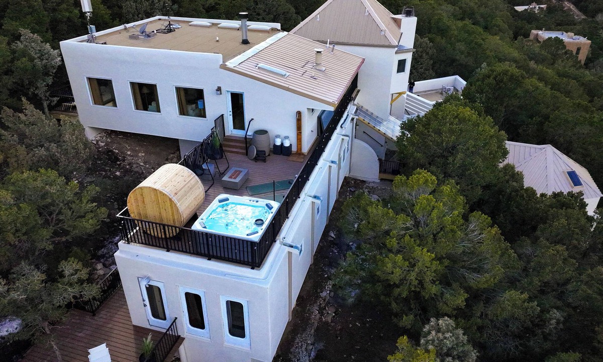 Hyde Park Estates House | Le Boudenly x Breathtaking Views+Jacuzzi+Dry Sauna