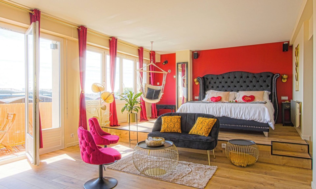 Cote Est Soquence Apartment | Le Boudoir de Fanny - 4* luxury loft - balneotherapy and sauna
