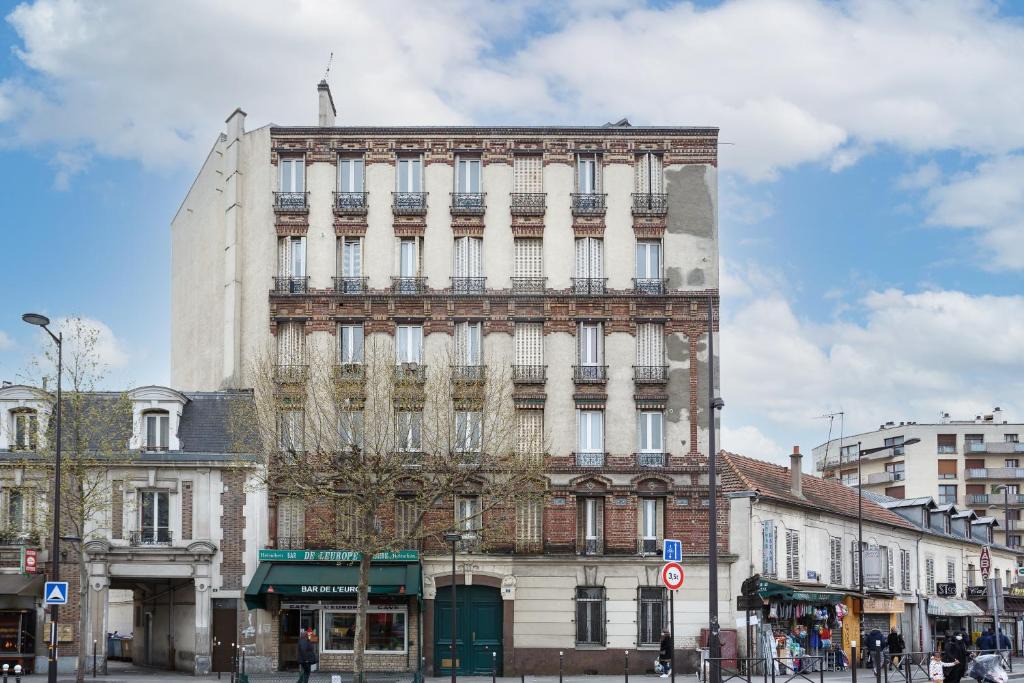 Le Bourget Apartment | LE BOURGET RER F2 2ème gauche