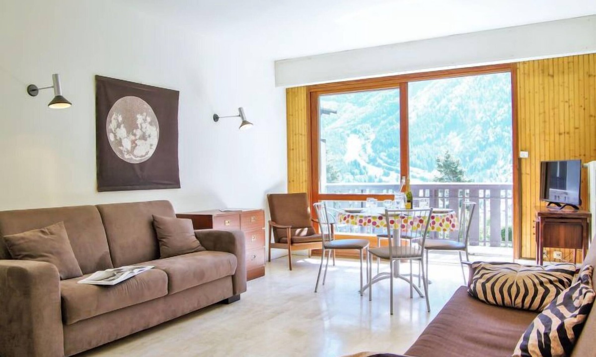 Chamonix City Centre Apartment | Le Brévent by Interhome