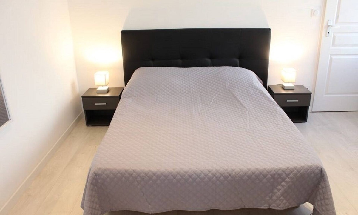 Luxeuil-les-Bains Apartment | Le Briand - Studio 2