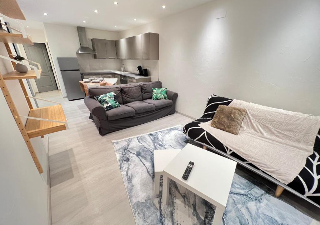 Briey Apartment | Le Briotin Moderne Plein Pied Un-Séjour-à-Part