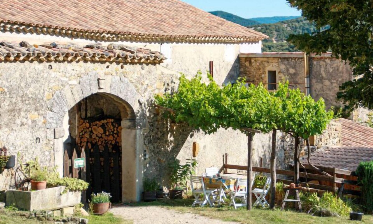 Roche-Saint-Secret House | Le Cèdre by Interhome