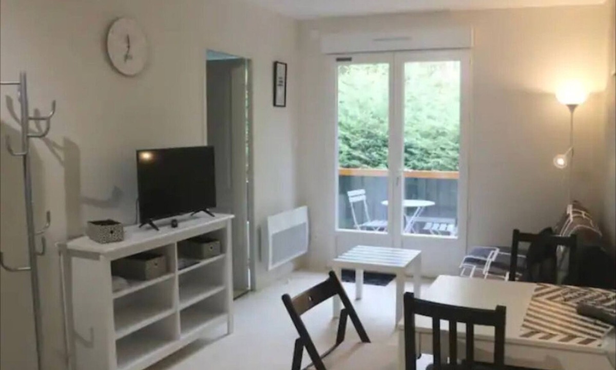 Merville-Franceville-Plage Apartment | Le Champenois, Proche Plage et Centre-ville
