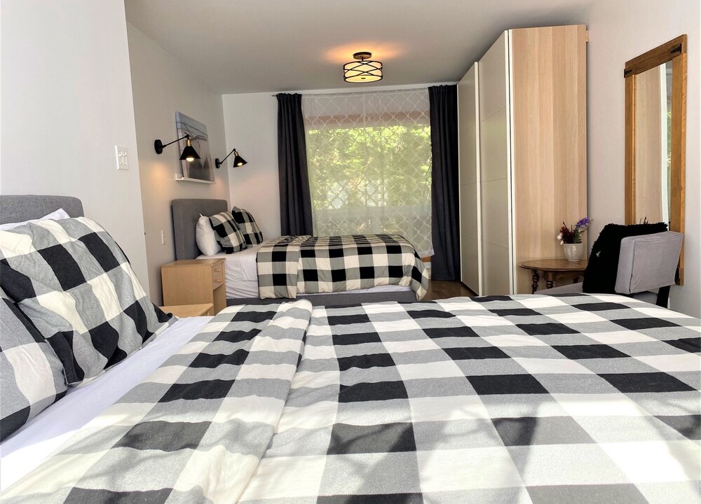 Sainte-Lucie-des-Laurentides Ski Chalet | Le2140 - Spa and Beach - Chalets in the north