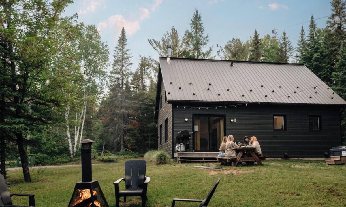 Sainte-Lucie-des-Laurentides House | Le2089 - Spa et plage - Les chalets dans le nord