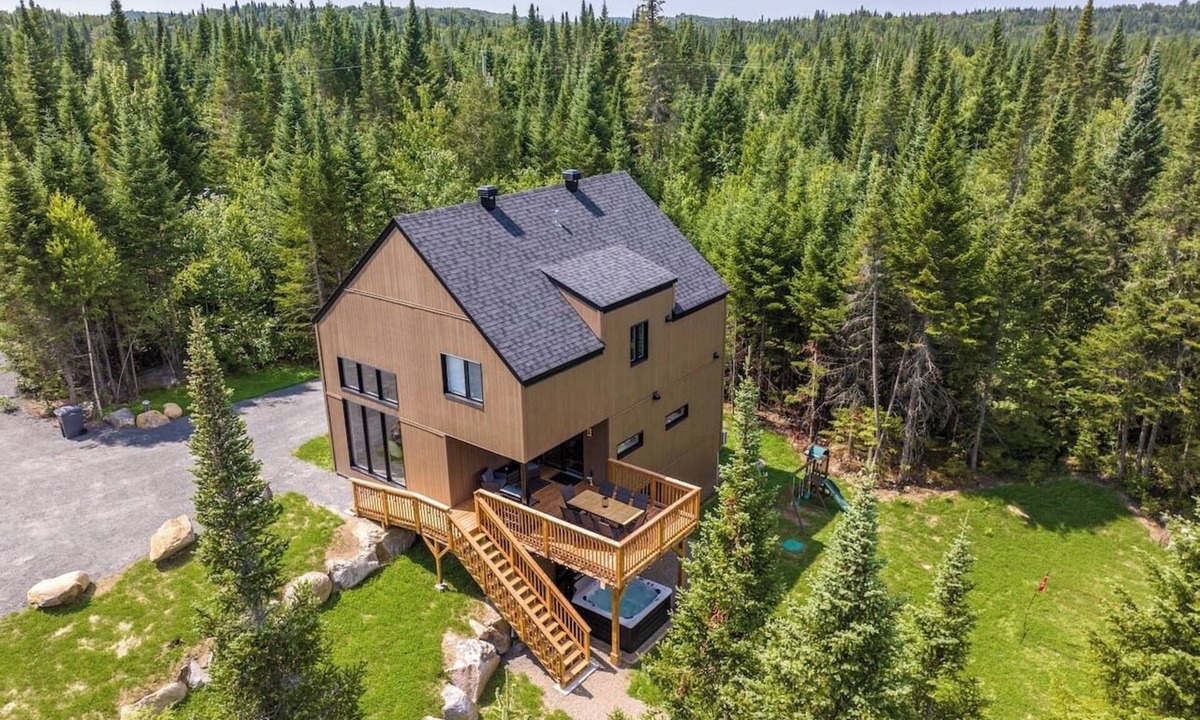 Lac-Swell House | Le Kouzy - Spa, Foosball, Pool table, Game Room