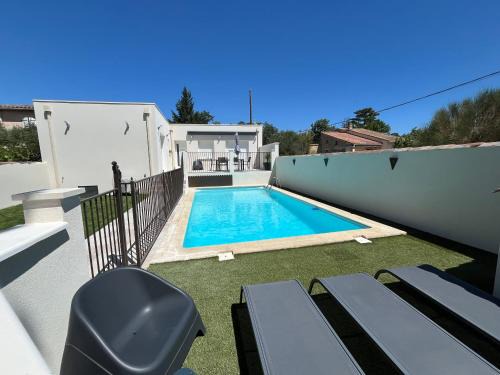 Entraigues-sur-la-Sorgue House | Le Cabanon Meublé de Tourisme trois étoiles