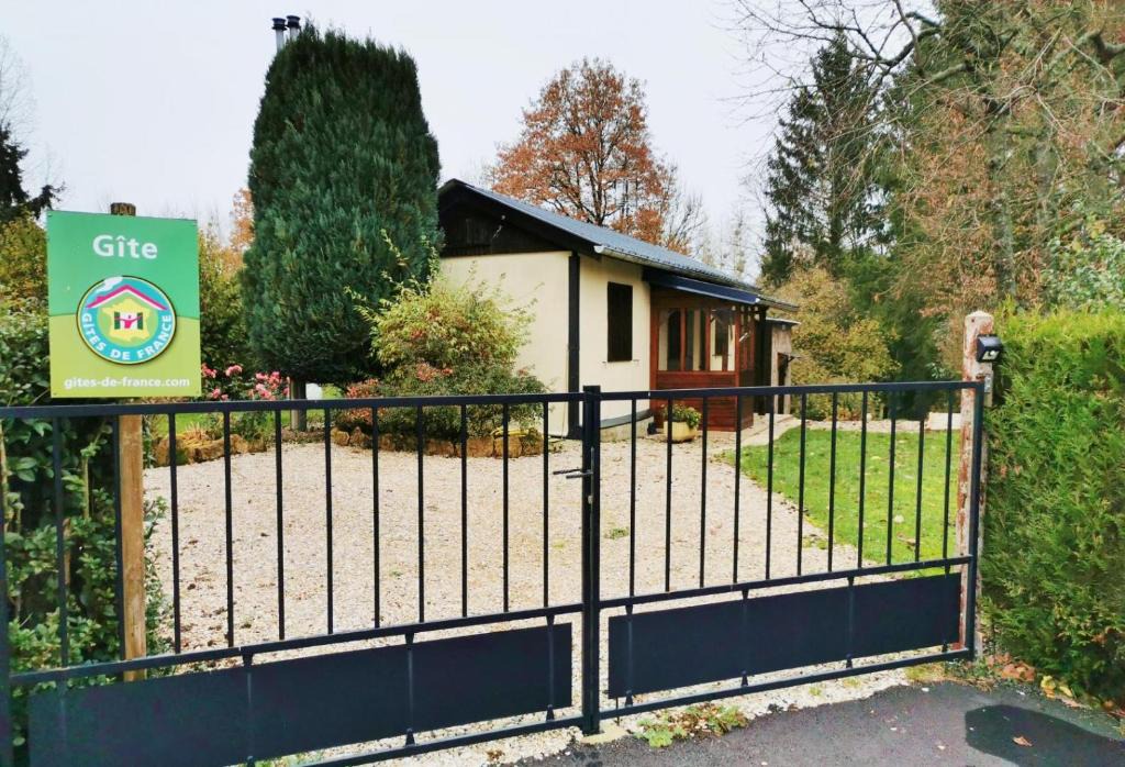 Saint-Jean-aux-Bois House | Le cailloutis