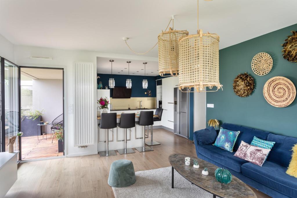 Nord-Saint-Martin Apartment | Le Canal - Appt avec balcon - Vue dégagée en bord de Vilaine