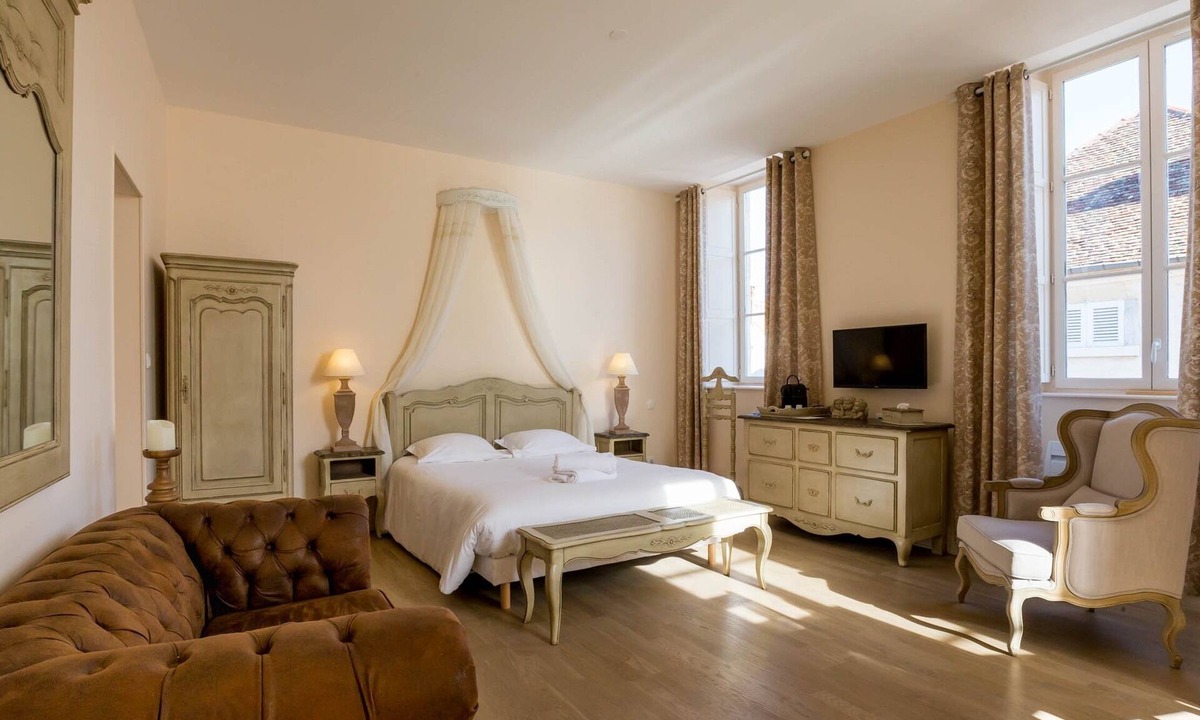 Beaune City Centre Apartment | Le Cara Rafael Beaune Center