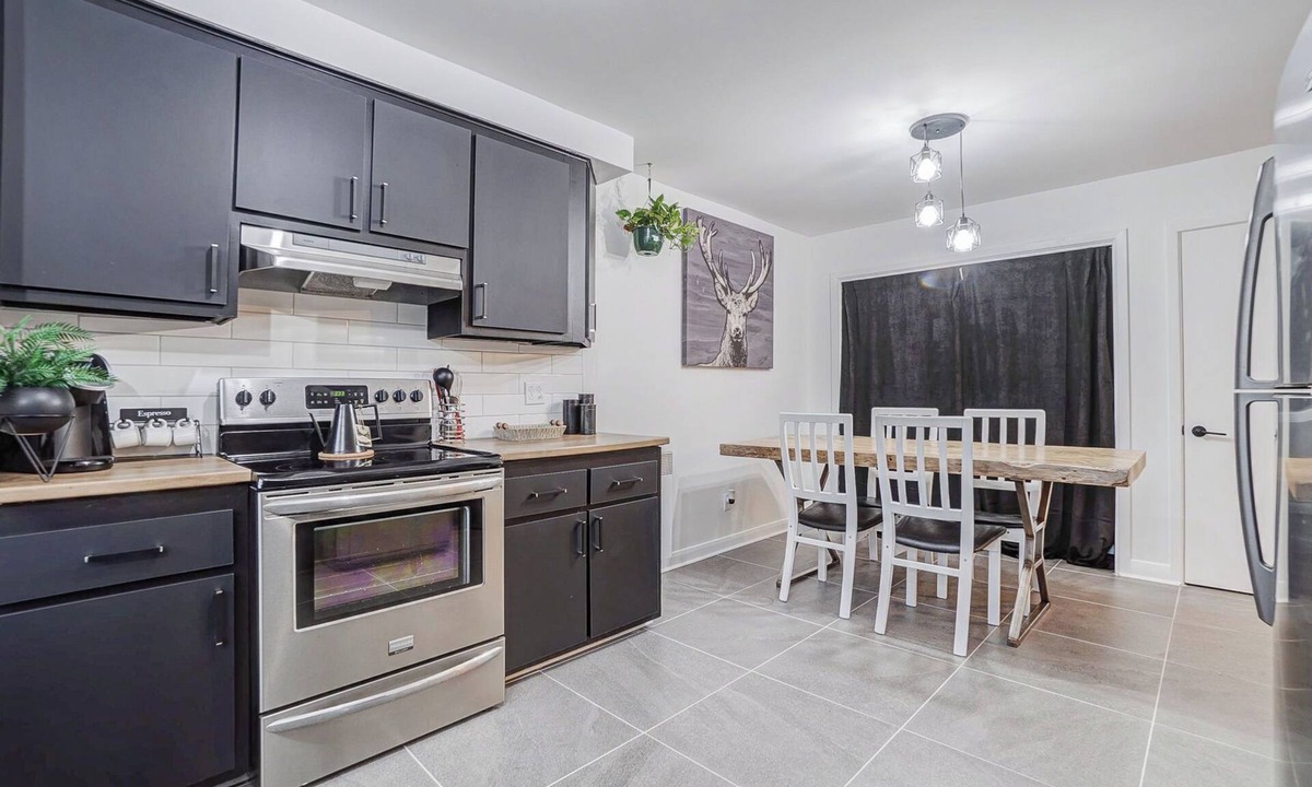 Pont-Viau Apartment | Le Cardinal Moderne-Wi-Fi rapide. Family-sized all included!