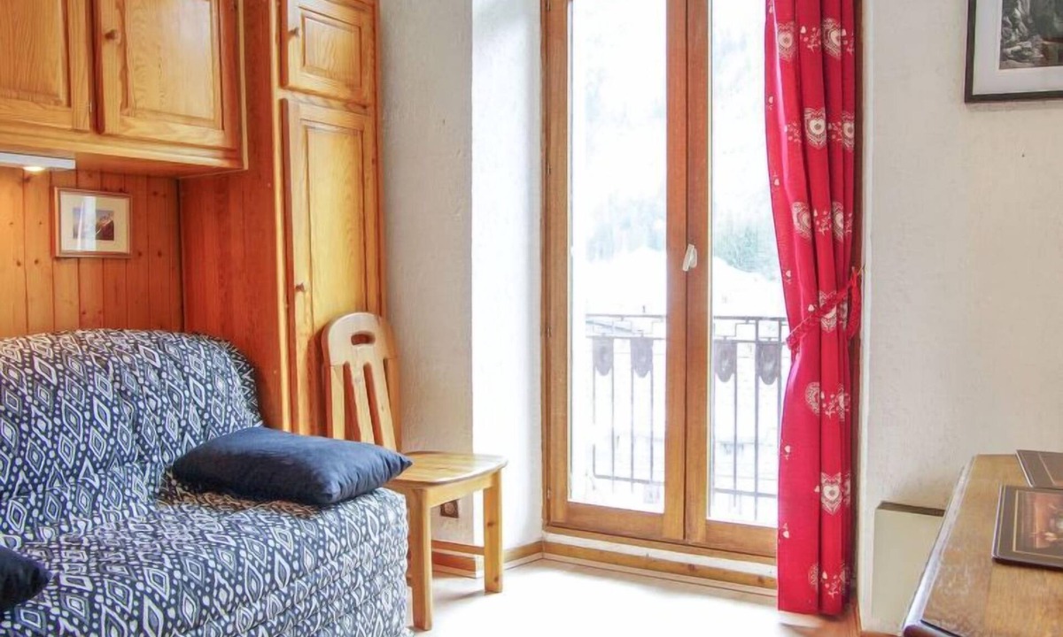 Chamonix City Centre Apartment | Le Carlton by Interhome