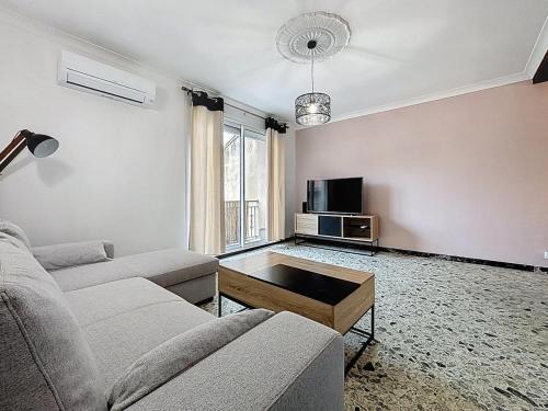 Maraussan Apartment | Le Cassayet - Appartement proche des Grands Buffets - Wifi et Climatisation