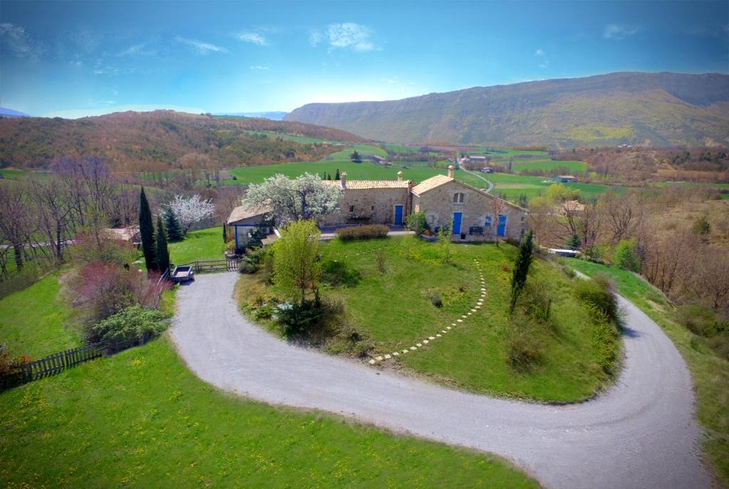 Laragne-Monteglin Bed & Breakfast | Le Castelet-Arzeliers