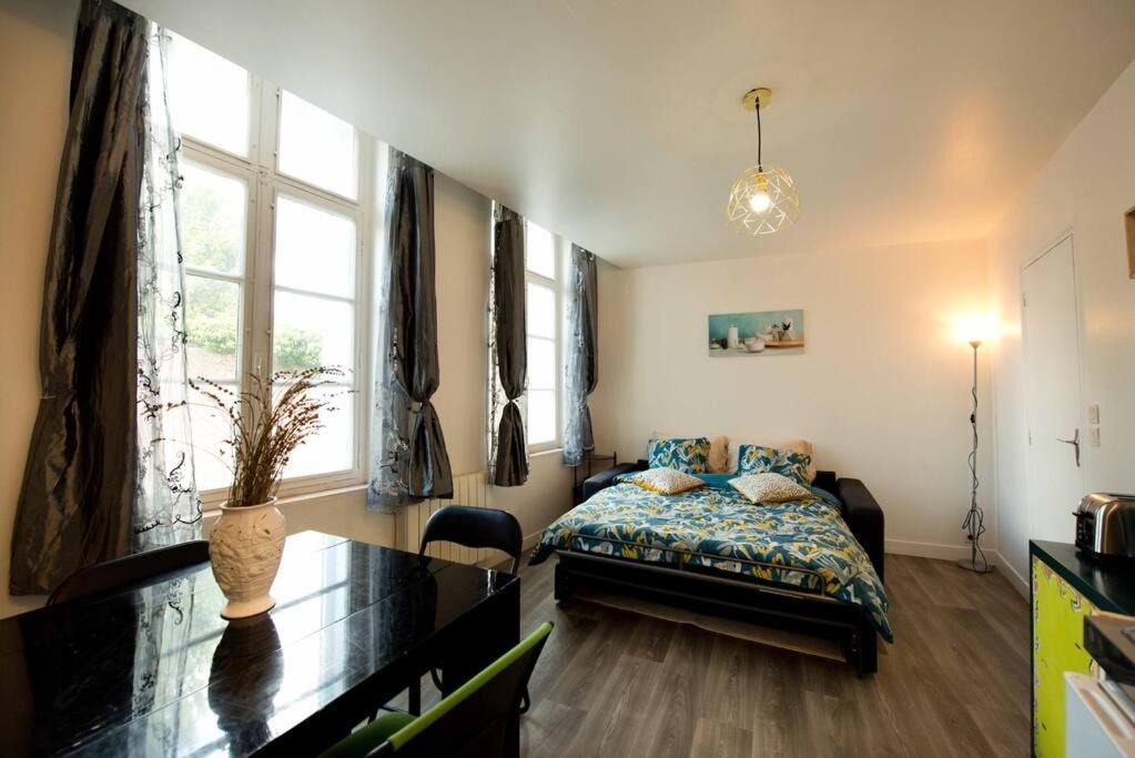 Sainte-Anne - Faubourg Noyon Apartment | Le Castille Centre Gare Wifi et Parking gratuit