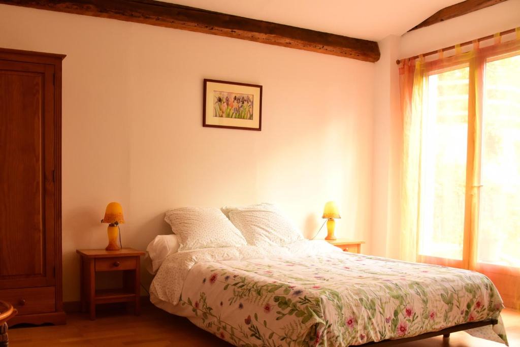 Saint-Just-Saint-Rambert Bed & Breakfast | LE CATALPA