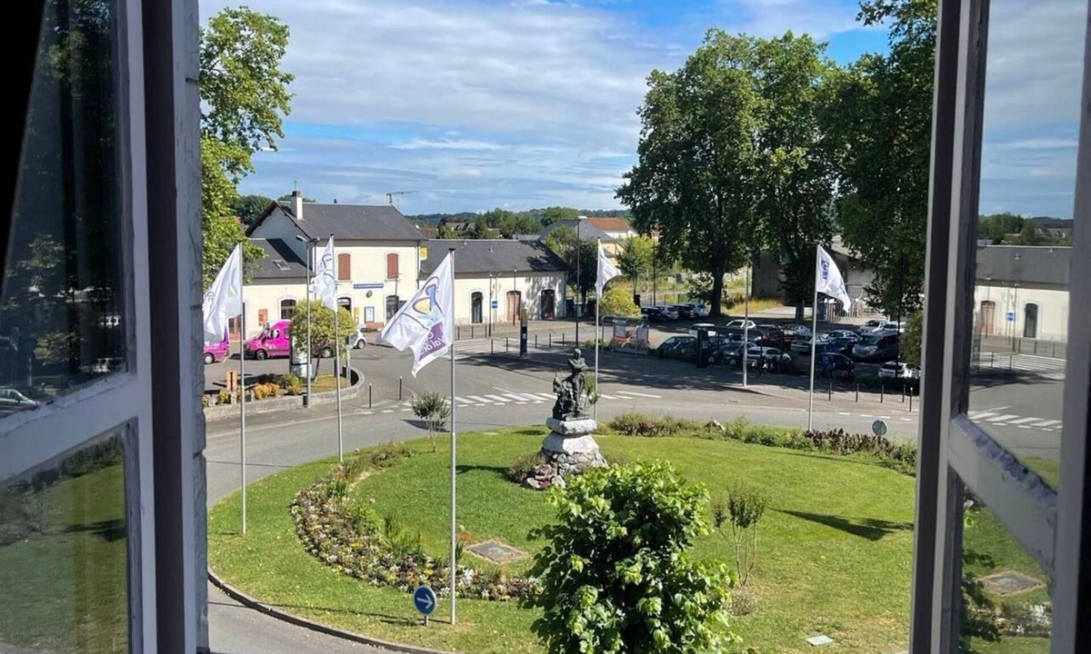 Oloron-Sainte-Marie Hotel | Le Central Hôtel Bar