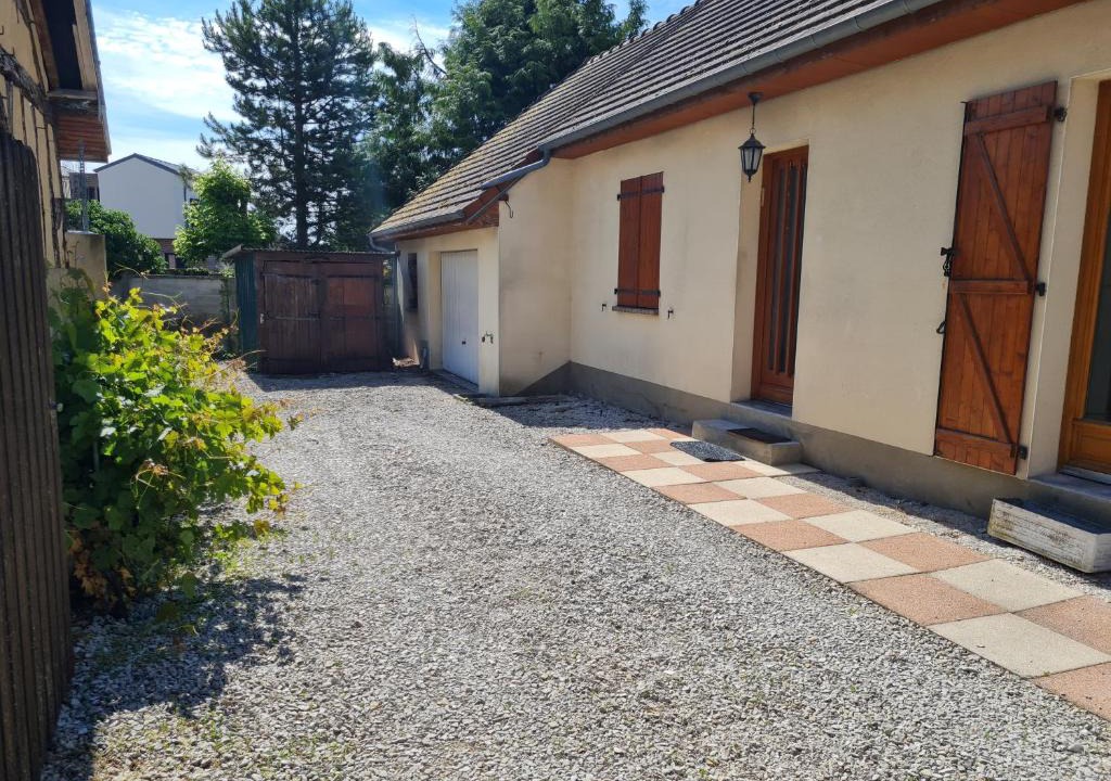Saint-Parres-aux-Tertres House | le cerisier