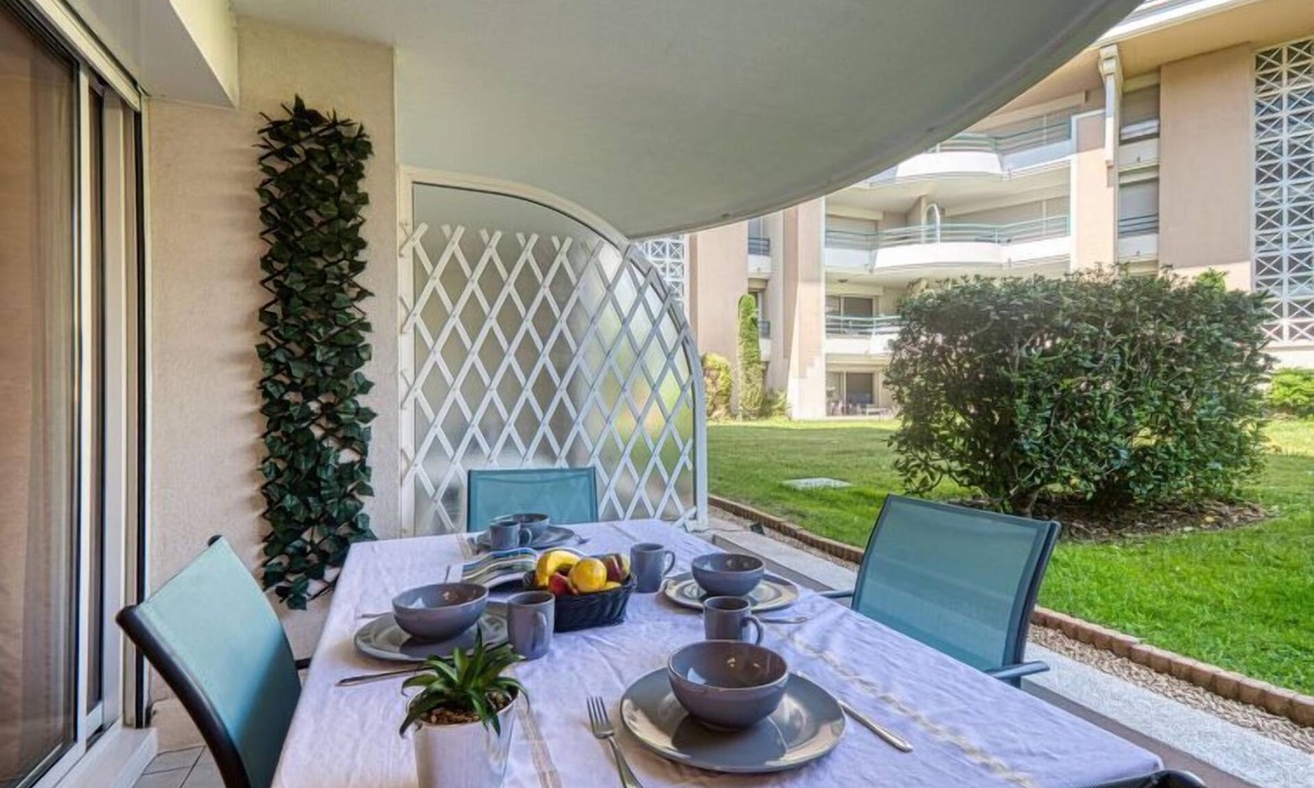 Frejus Port Apartment | Le Cesarée by Interhome