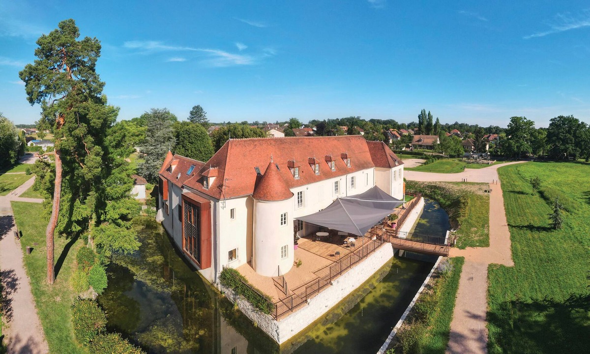 Bellerive-sur-Allier Hotel | Le Château du Bost