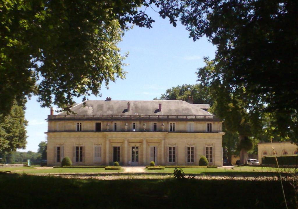 Bressey-sur-Tille Bed & Breakfast | Le Château de BRESSEY & son Orangerie