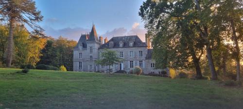 La Celle-sous-Gouzon Bed & Breakfast | Le Château de La Coste
