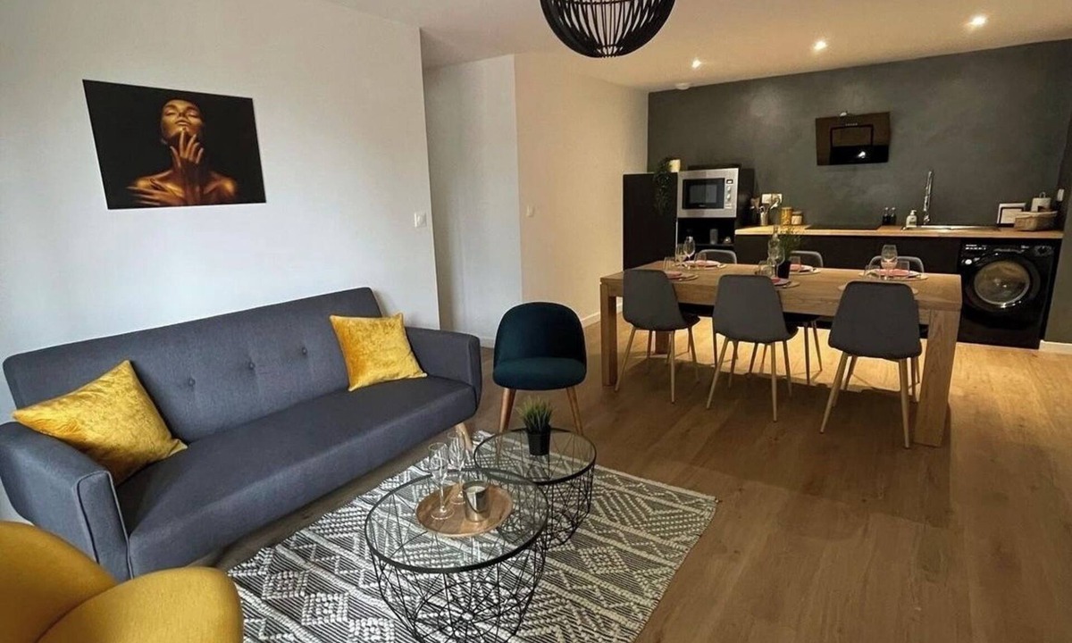 Hersin-Coupigny Apartment | Le Château de Toile - Gîte du Bosquet