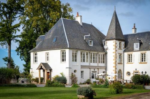 Souvigny Villa | Le château