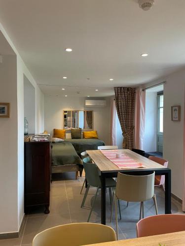 Lureuil House | Le Chêne Vert ,Gîte