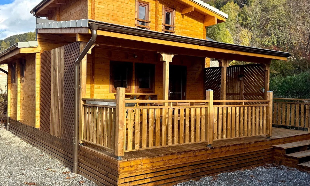 Saint-Leger-les-Melezes Ski Chalet | Le Chalet de la Vernie