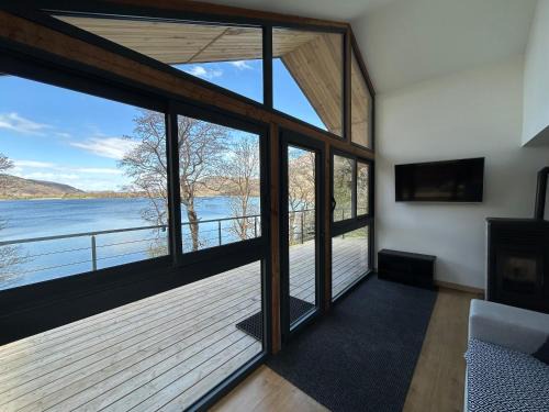 Saint-Theoffrey Ski Chalet | Le chalet avec sa plage privée