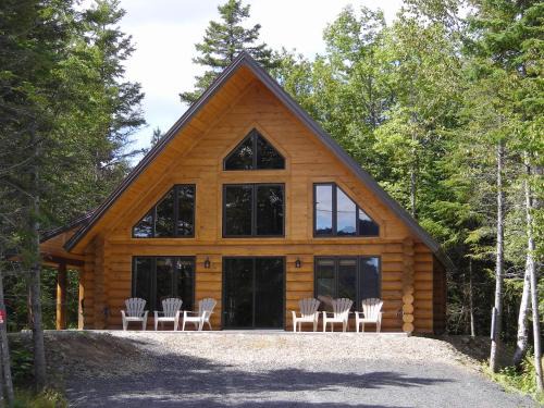 Saint-Tite-des-Caps Ski Chalet | Le Chalet Bois Rond Relax