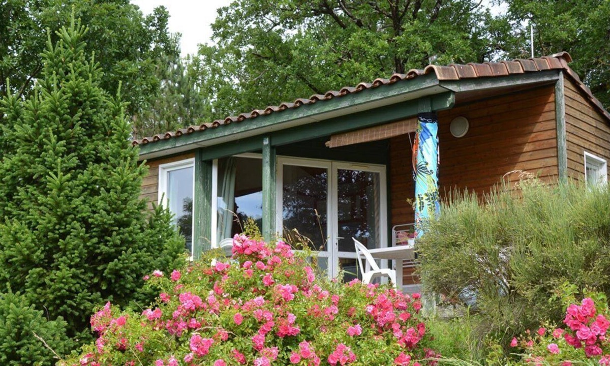 Courbiac Ski Chalet | Le Chalet Détente: sleeps 4